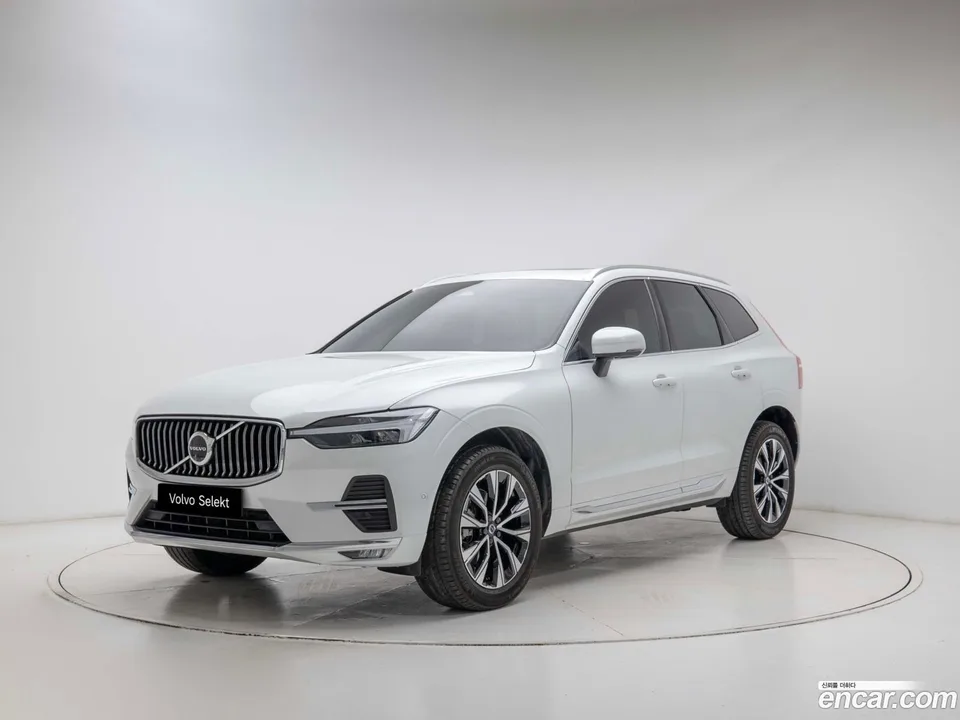 Volvo XC60 B5 2023 — фото 1, купить с доставкой в Москву