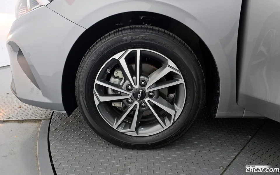 Kia K3 1.6 2023 — миниатюра 5