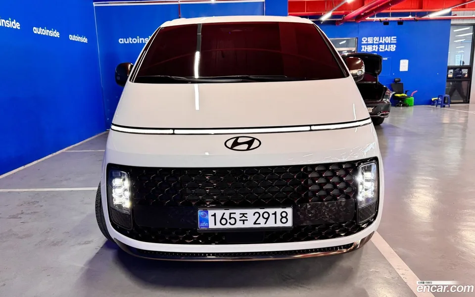 Hyundai Staria L3.5 9 2025 — миниатюра 2