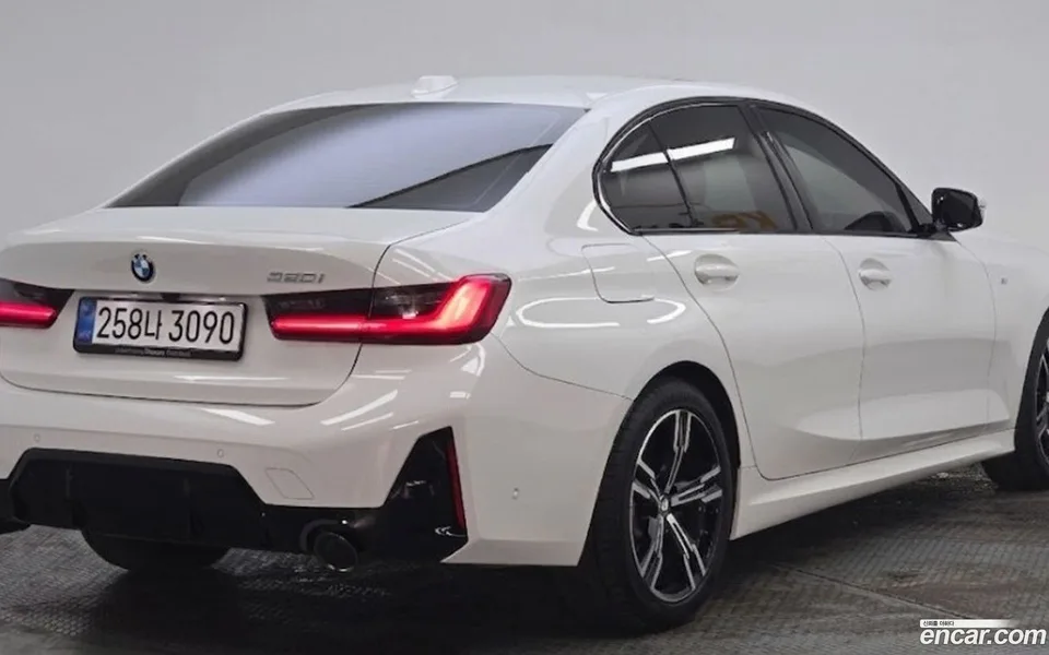 BMW 3 Series 320i M 2025 — миниатюра 2