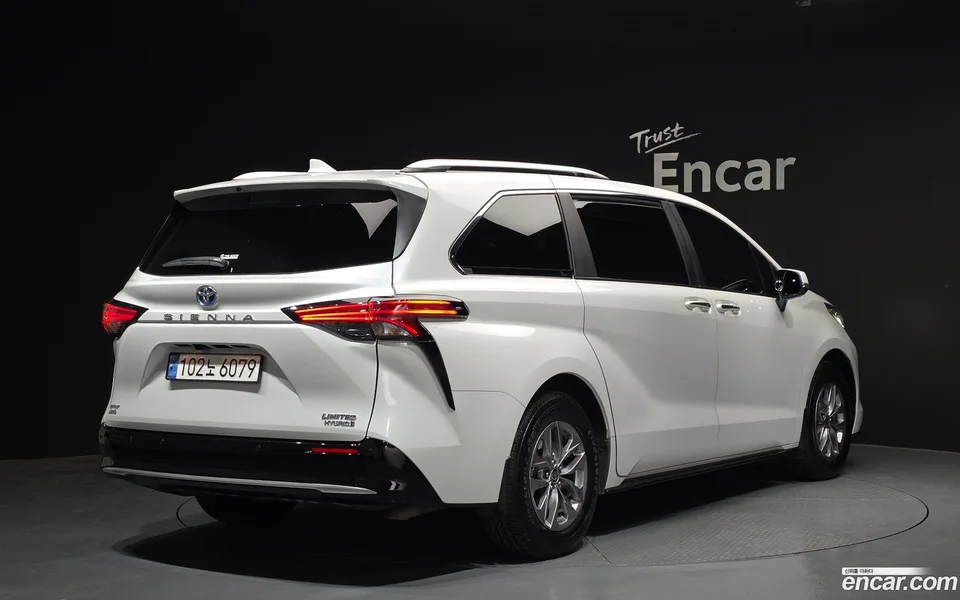 Toyota Sienna 2.5 AWD 2024 — миниатюра 2