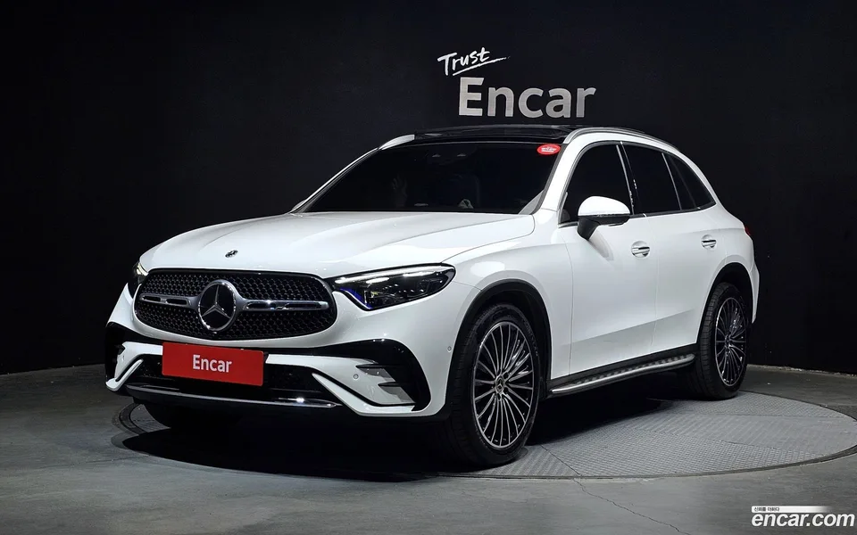 Mercedes-Benz GLC-Class GLC300 4MATIC AMG Line 2024 — фото 1, купить с доставкой в Москву