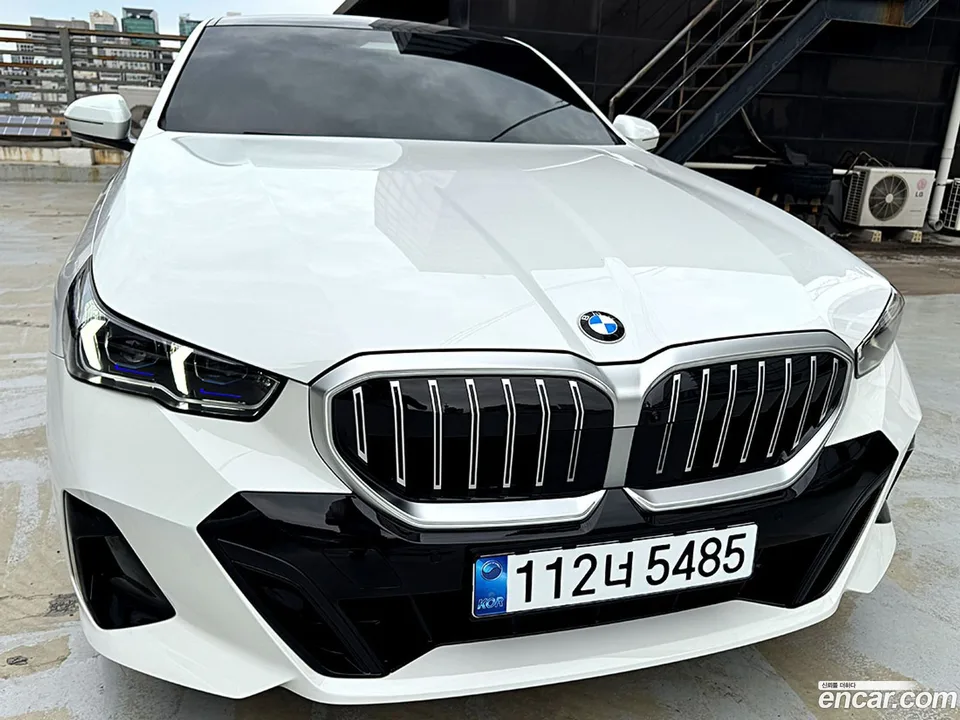 BMW 5 Series 530i xDrive M 2025 — миниатюра 2
