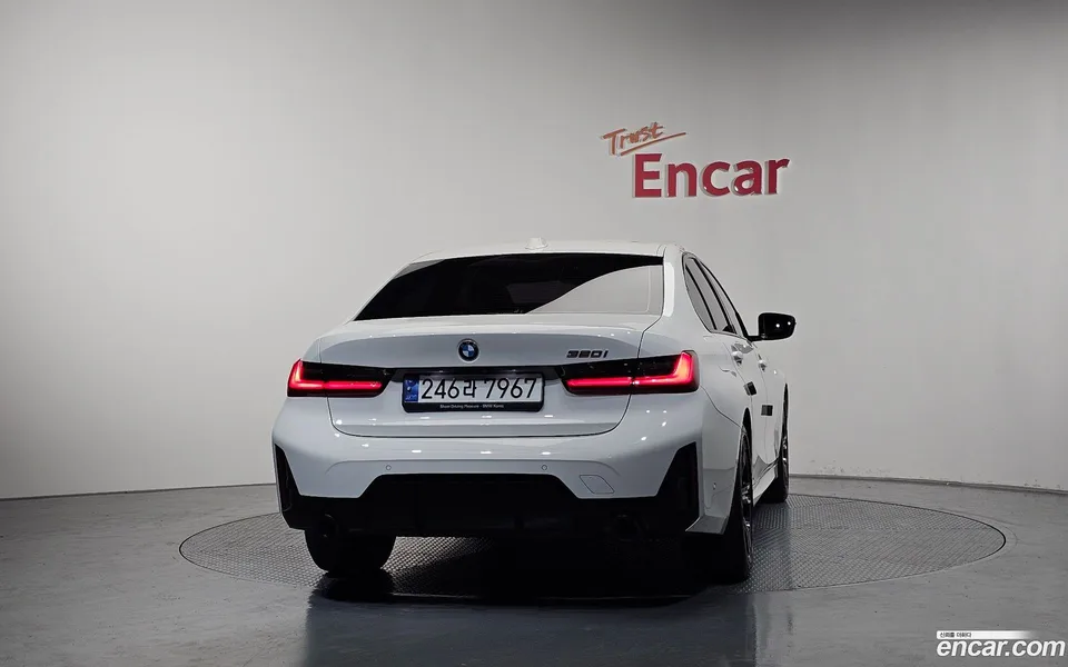 BMW 3 Series 320i M 2023 — миниатюра 4