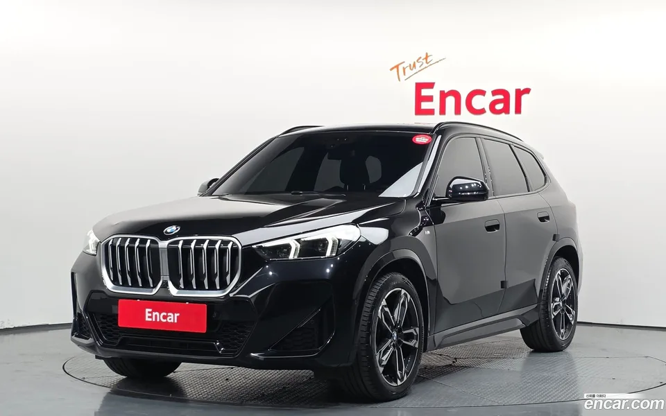BMW X1 xDrive 20i M 2024 — фото 1, купить с доставкой в Москву
