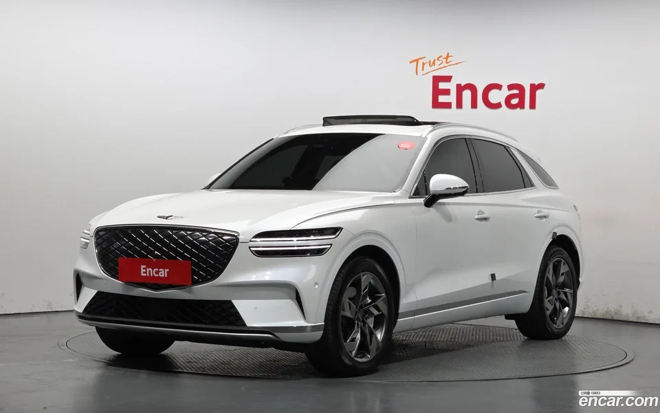Genesis Electrified GV70 e-AWD 2023 — фото 1, купить с доставкой в Москву