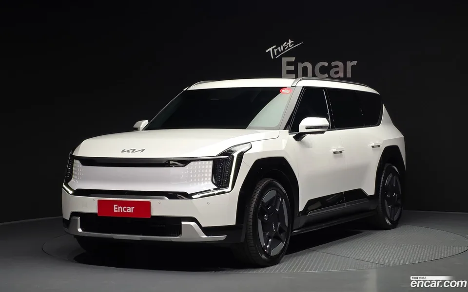 Kia EV9 4WD 2023 — фото 1, купить с доставкой в Москву