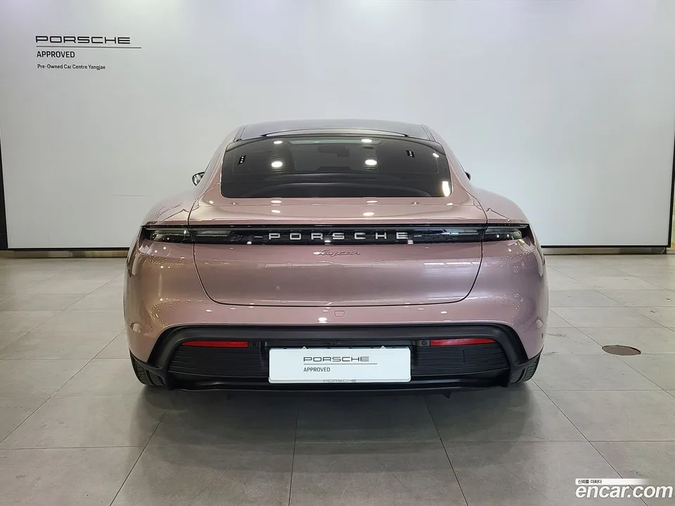 Porsche Taycan 2023 — миниатюра 4