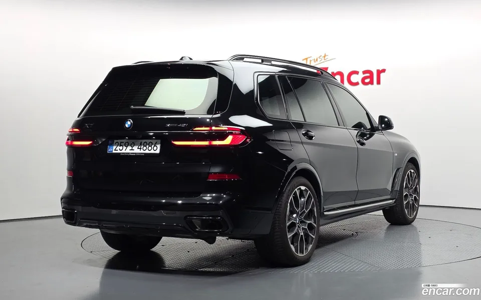 BMW X7 xDrive 40i M 6 2025 — миниатюра 2