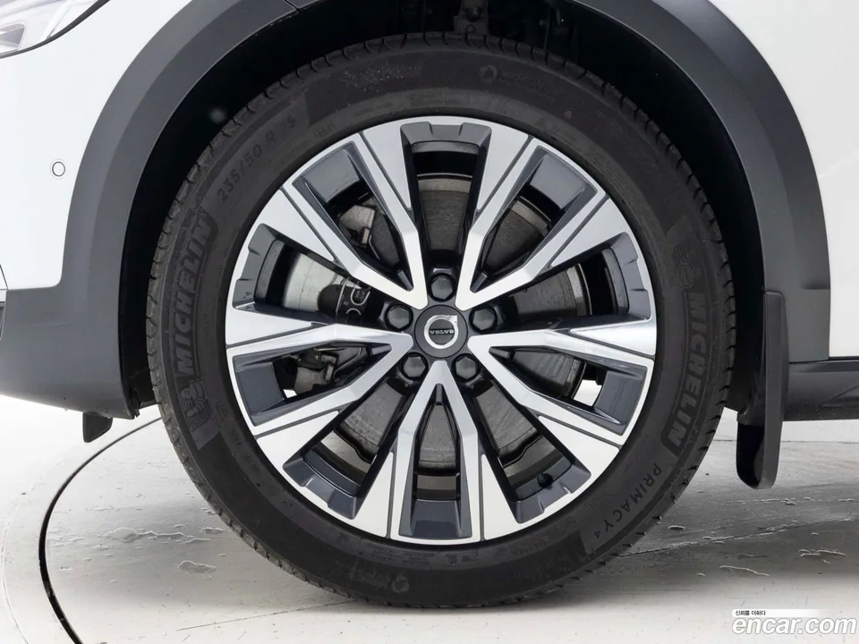 Volvo V90 Cross Country B5 AWD 2025 — миниатюра 5