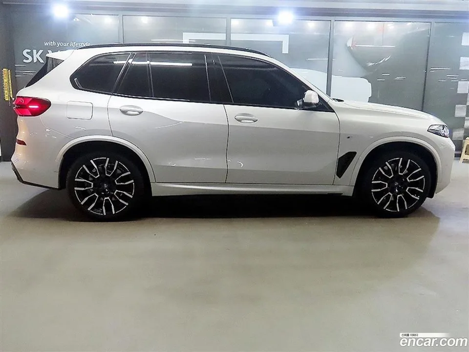 BMW X5 xDrive 50e M 2024 — миниатюра 3
