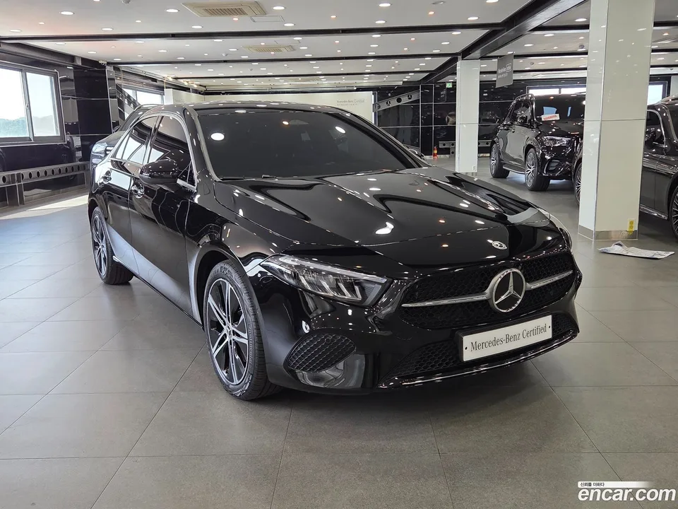 Mercedes-Benz A-Class A220 2025 — миниатюра 3