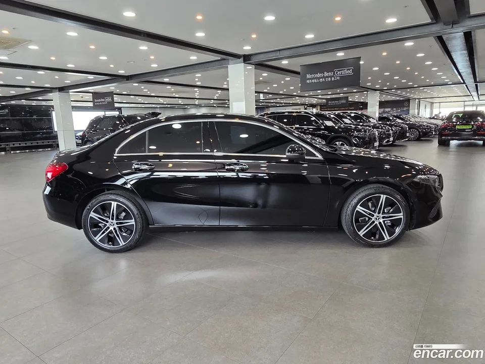 Mercedes-Benz A-Class A220 2025 — миниатюра 4