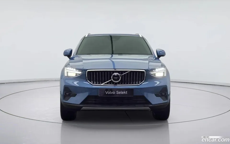 Volvo XC40 B4 2025 — миниатюра 4