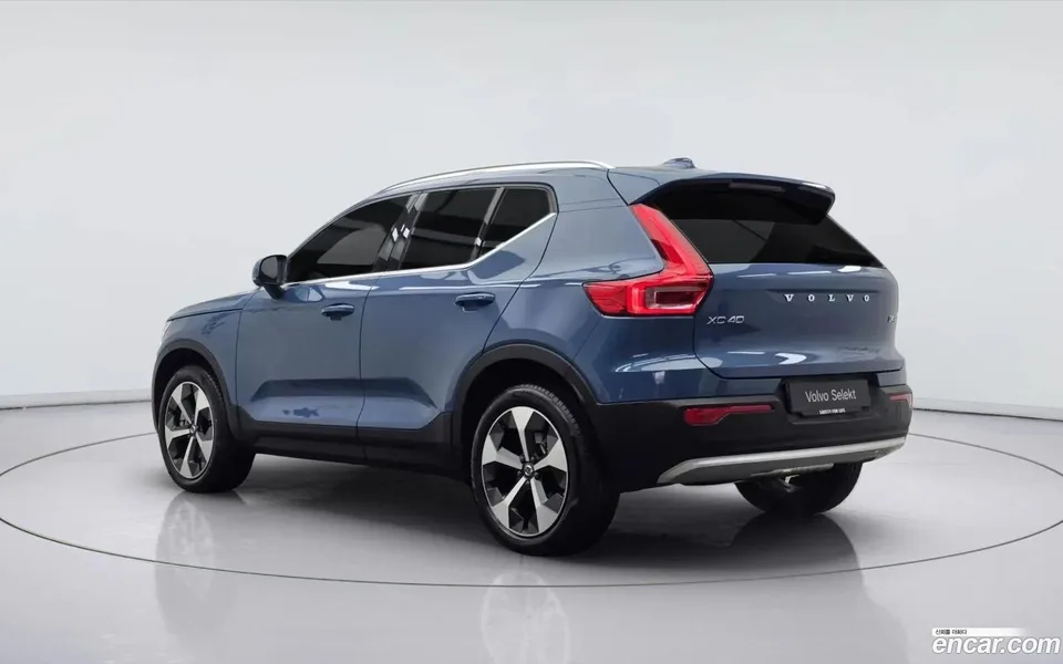 Volvo XC40 B4 2025 — миниатюра 2