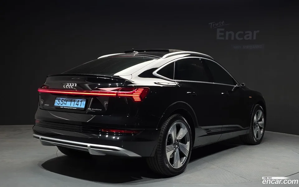 Audi e-tron 55 2022 — миниатюра 2