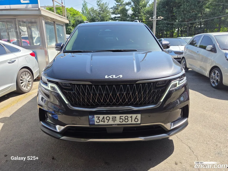 Kia Carnival 9 2023 — фото 1, купить с доставкой в Москву