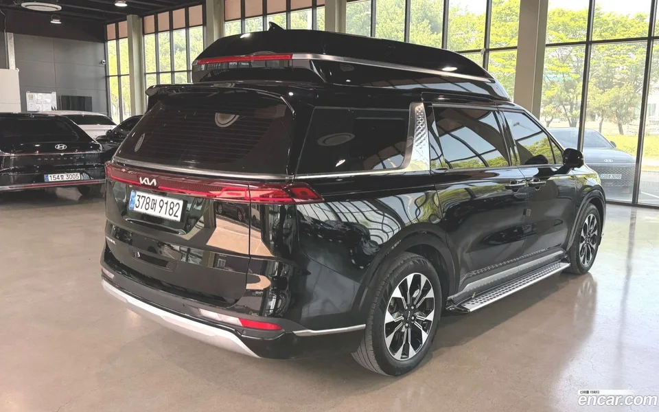 Kia Carnival 7 2023 — миниатюра 2
