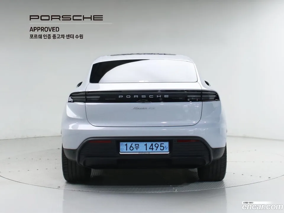 Porsche Macan Electric 4S 2025 — миниатюра 4