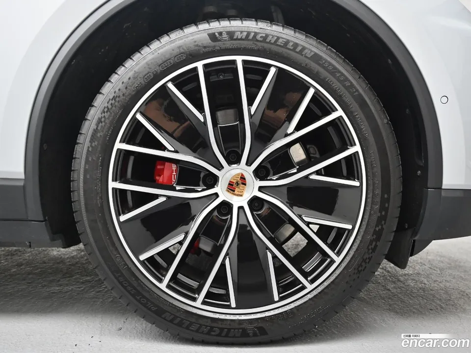 Porsche Macan Electric 4S 2025 — миниатюра 5
