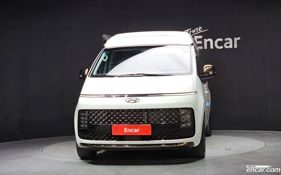 Hyundai Staria 2WD 2024 — миниатюра 3