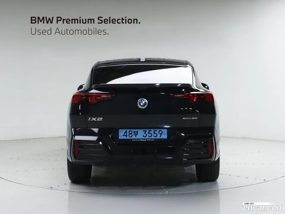 BMW iX2 eDrive 20 M 2025 — миниатюра 3
