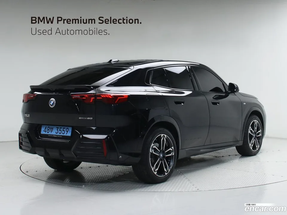 BMW iX2 eDrive 20 M 2025 — миниатюра 4