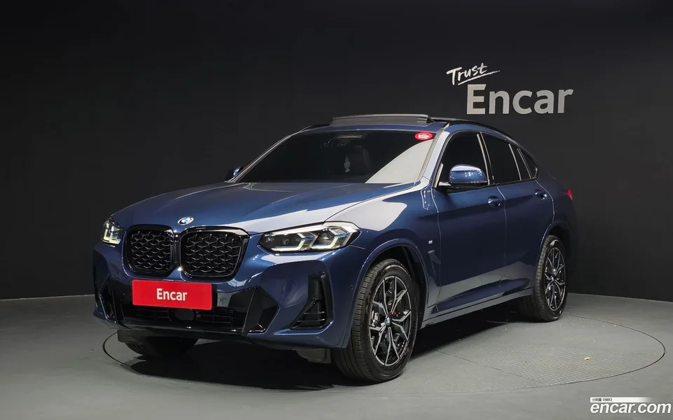 BMW X4 xDrive20i M 2022 — фото 1, купить с доставкой в Москву