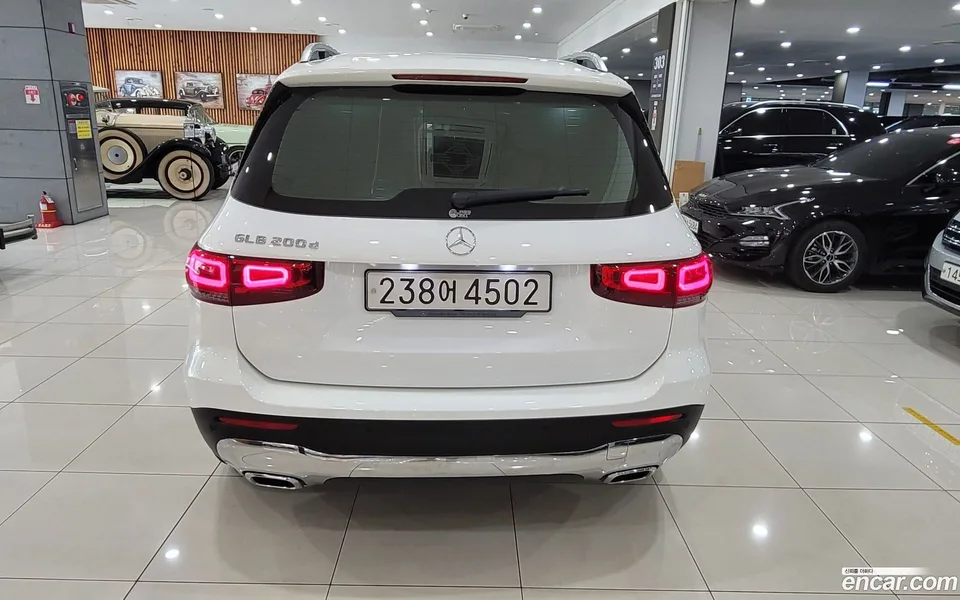 Mercedes-Benz GLB-Class GLB200 d 2022 — миниатюра 4