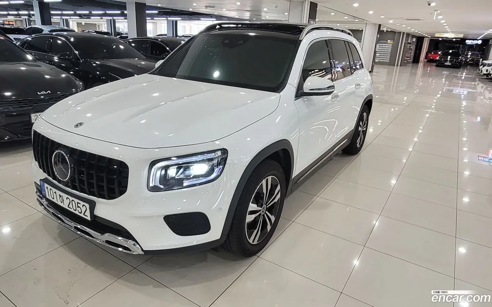 Mercedes-Benz GLB-Class GLB200 d 2022 — фото 1, купить с доставкой в Москву
