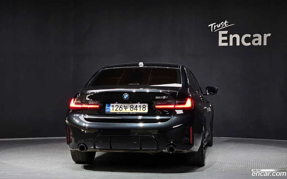 BMW 3 Series 320i M 2023 — миниатюра 4