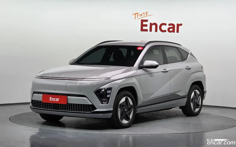 Hyundai Kona Electric 2024 — фото 1, купить с доставкой в Москву