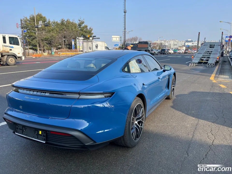Porsche Taycan 4S 2025 — миниатюра 2