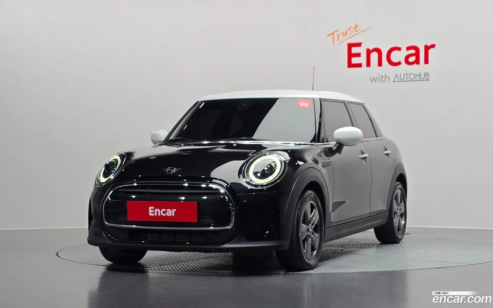 MINI Cooper 5 2023 — миниатюра 3