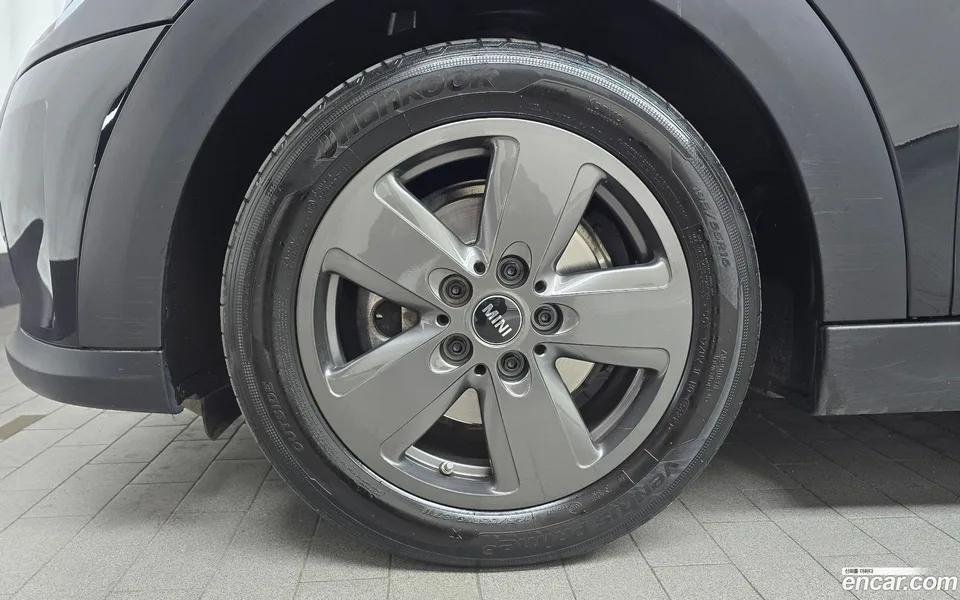 MINI Cooper 5 2023 — миниатюра 5