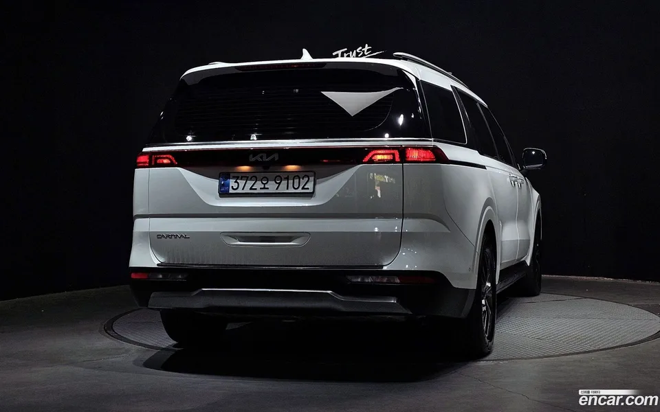 Kia Carnival 9 2023 — миниатюра 4