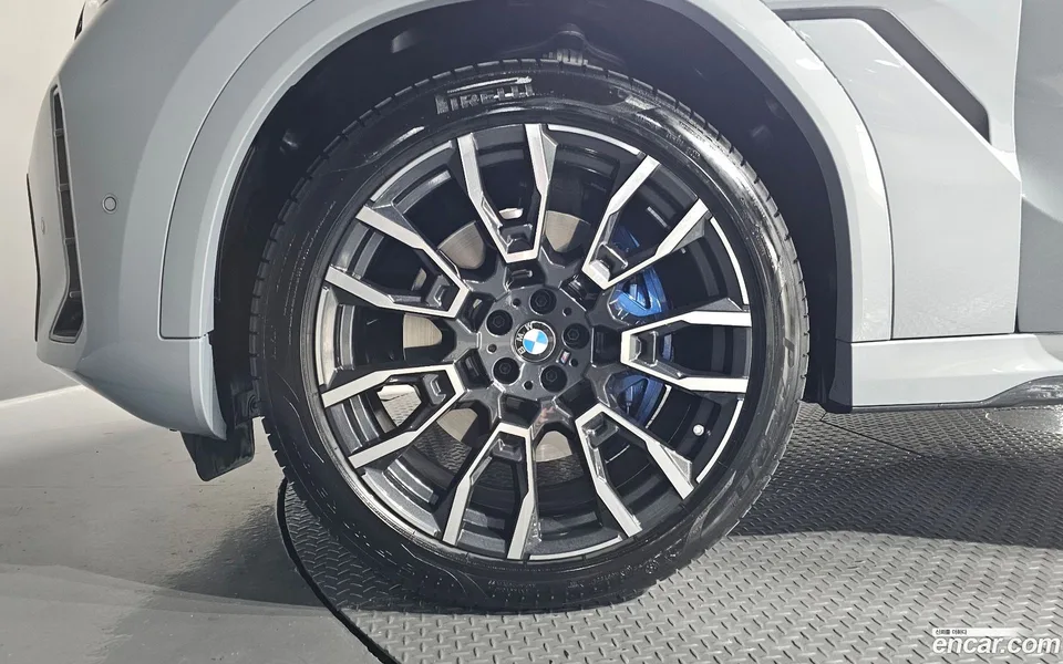BMW X6 xDrive40i M 2025 — миниатюра 5