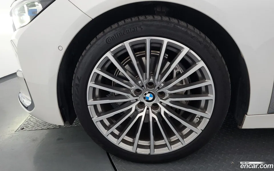 BMW 7 Series 730d xDrive 2022 — миниатюра 5