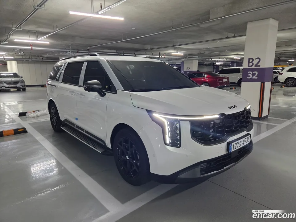 Kia Carnival HEV 7 X Line 2026 — фото 1, купить с доставкой в Москву