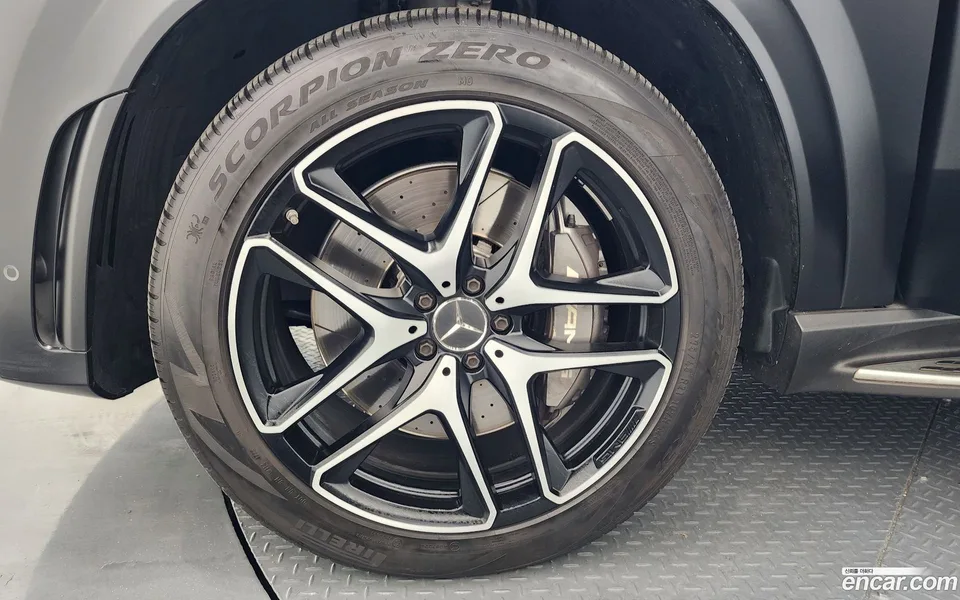 Mercedes-Benz GLE-Class AMG GLE53 4MATIC+ 2022 — миниатюра 5