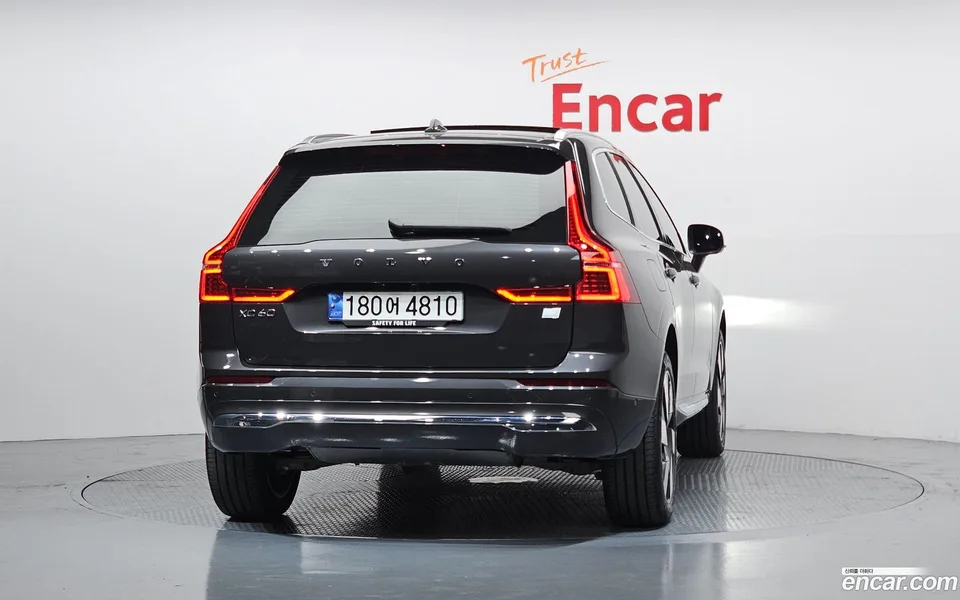Volvo XC60 T8 2024 — миниатюра 4