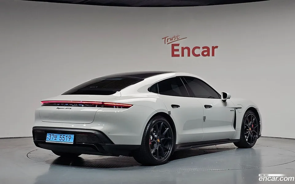 Porsche Taycan GTS 2023 — миниатюра 2