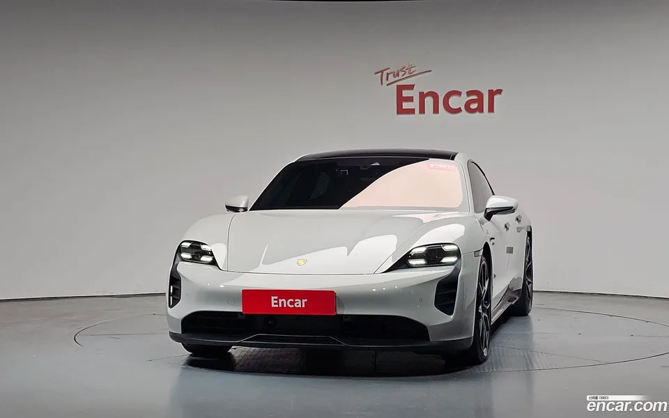 Porsche Taycan GTS 2023 — миниатюра 3