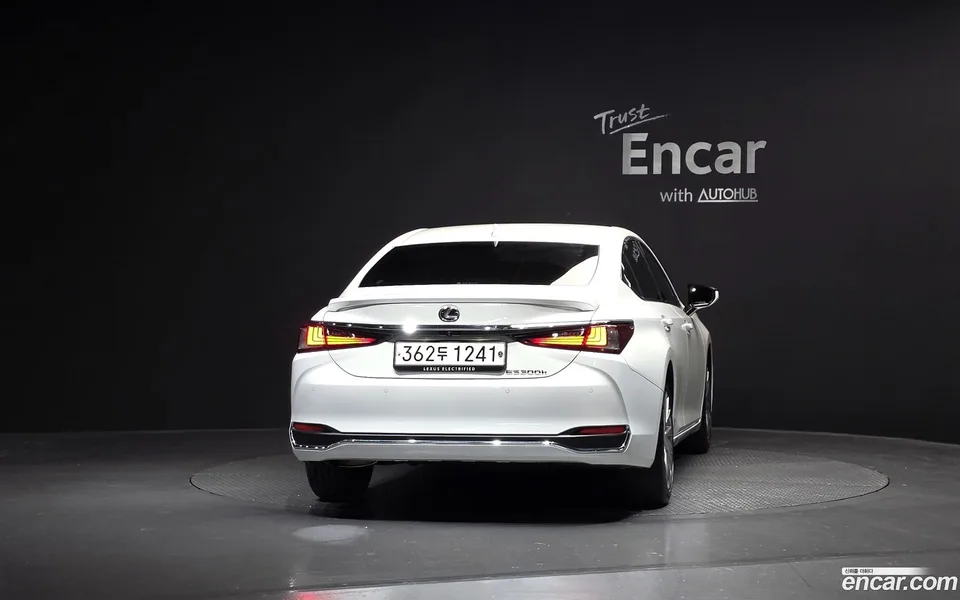Lexus ES 300h 2024 — миниатюра 4