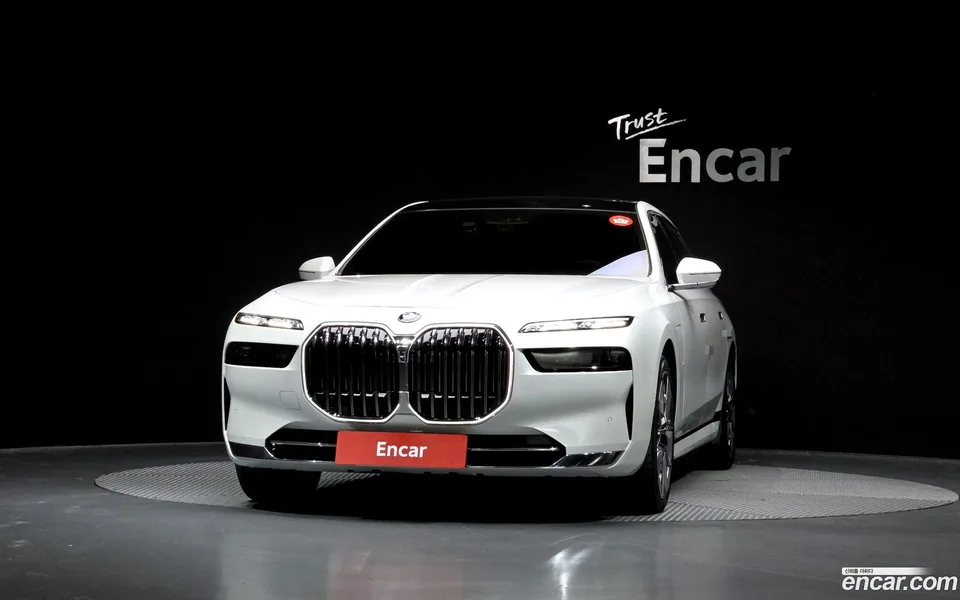 BMW 7 Series 750e xDrive 2025 — миниатюра 3