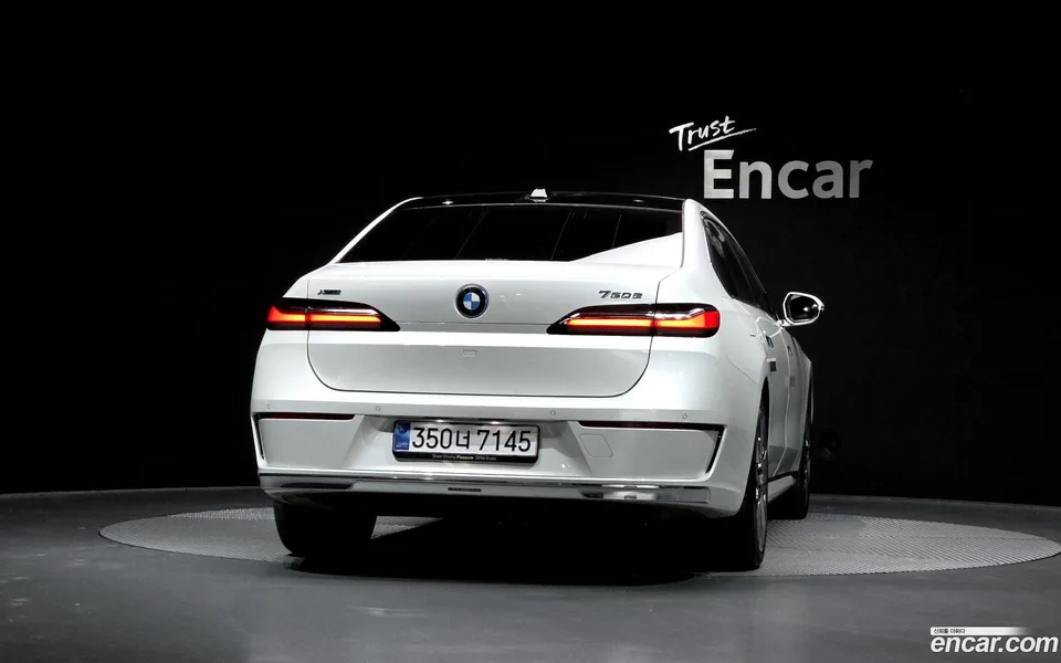 BMW 7 Series 750e xDrive 2025 — миниатюра 4