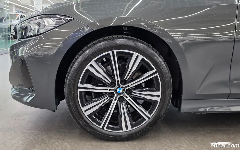 BMW 3 Series 320i 2025 — миниатюра 5