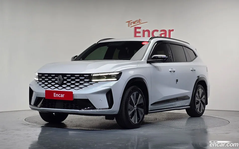 Renault Samsung Grand Koleos 1.5 E-TECH 2WD 2025 — фото 1, купить с доставкой в Москву