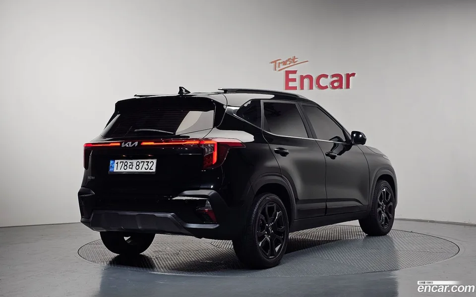 Kia Seltos 2.0 2WD 2022 — миниатюра 2