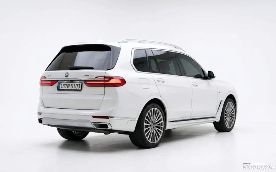 BMW X7 xDrive 40i 7 2023 — миниатюра 2